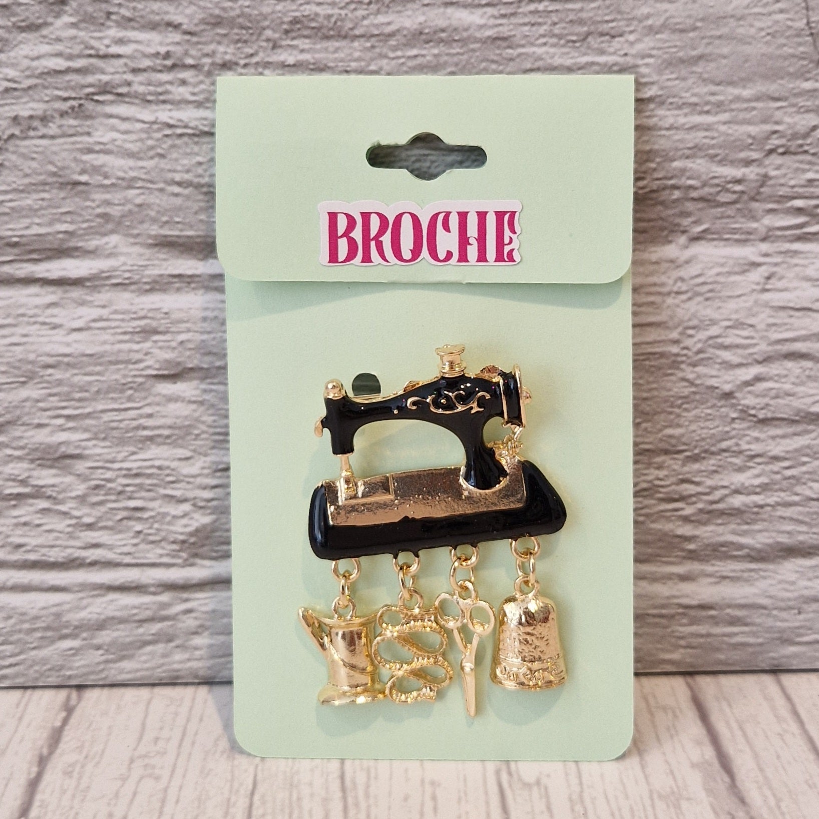 Broche naaimachine zwart - Colorfox